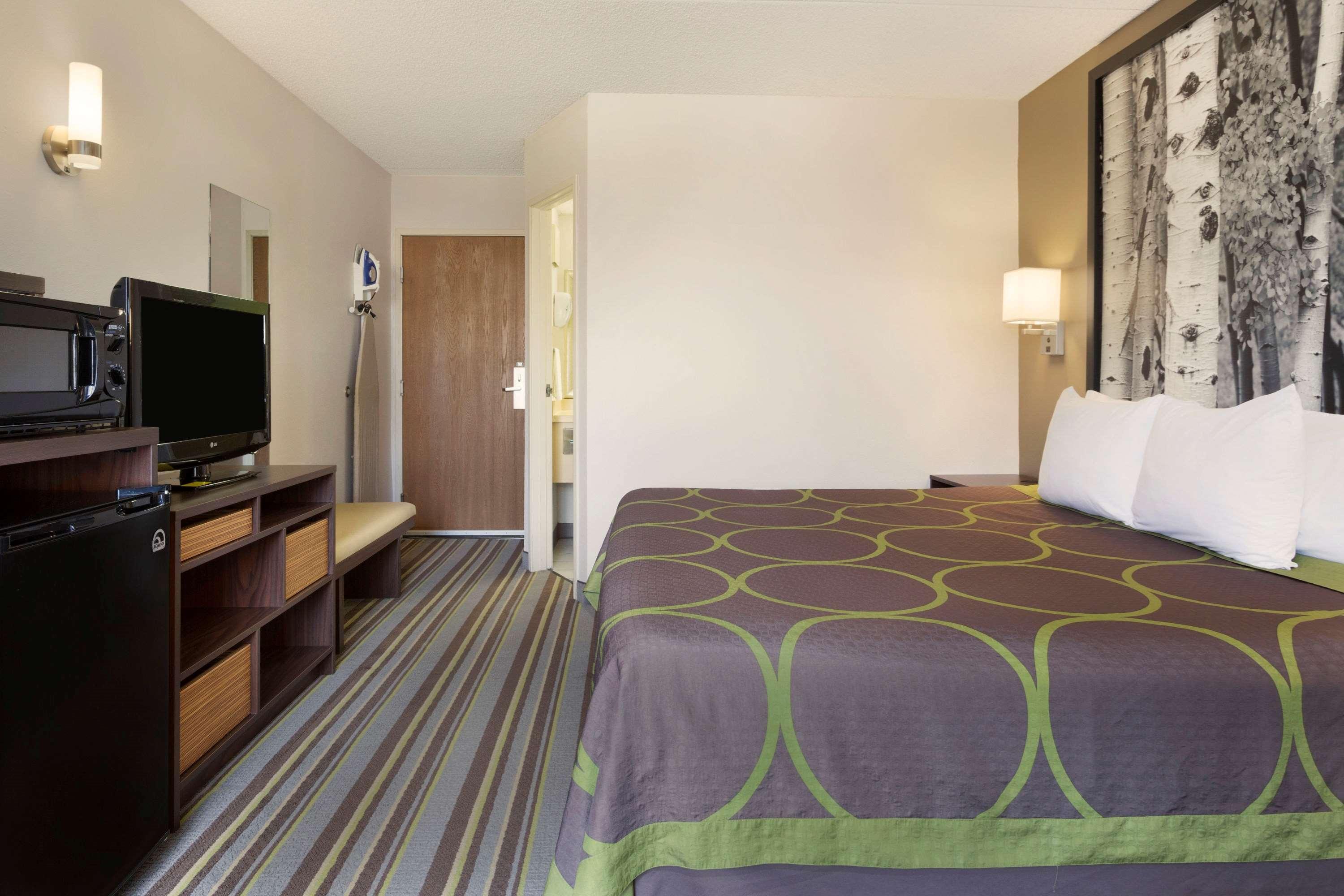 Super 8 By Wyndham Westminster Denver North Экстерьер фото